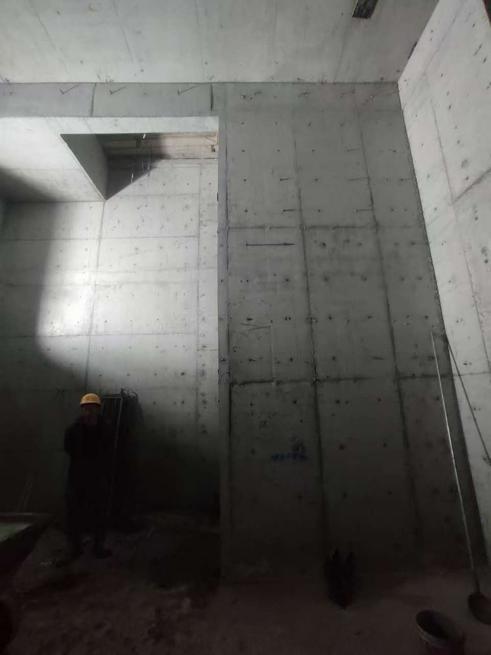潜江经济开发区墙上开槽钢筋断了有影响吗